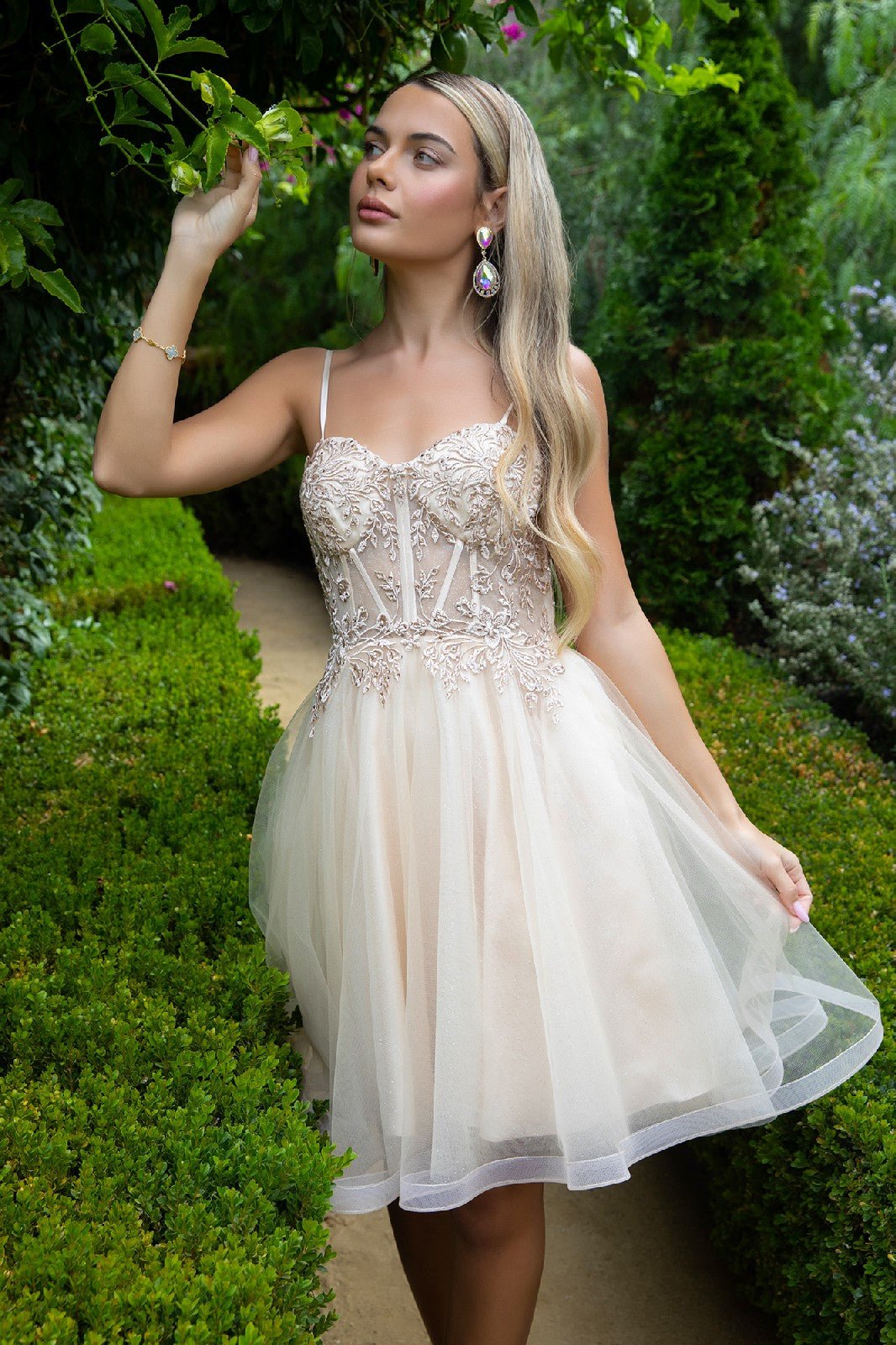 Floral Embroidery Embellished Glitter Mesh Sweetheart Neckline A - Line Homecoming Dress - ElandielStyle